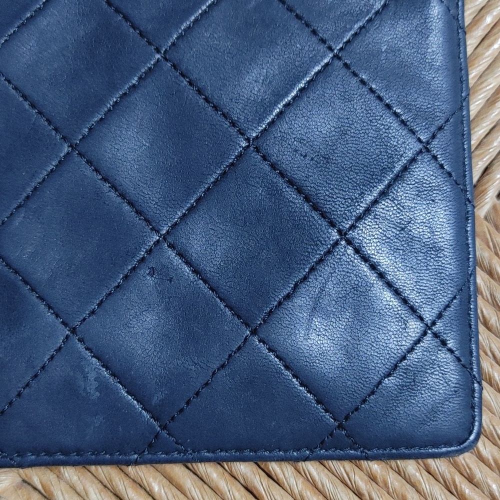 Vintage CHANEL Navy Quilted Leather Wallet - Picture 7 of 17